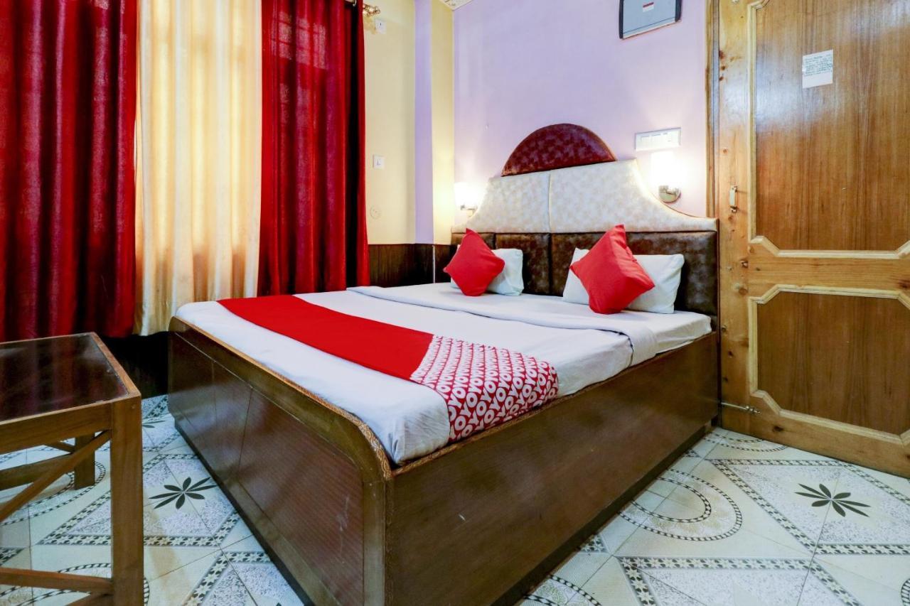 Oyo Hotel C 심라 외부 사진